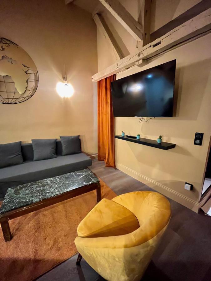 Romain - Appartement A Reims Esterno foto